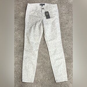 Wit & Wisdom White and Gray Patterned Jeans Size 4